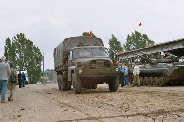 20 TATRA 148 im Einsatz