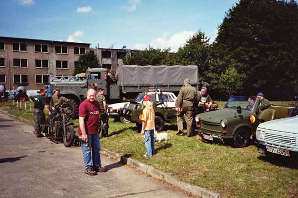 25 Kleinfahrzeuge mit KRAZ 255B Pritsche